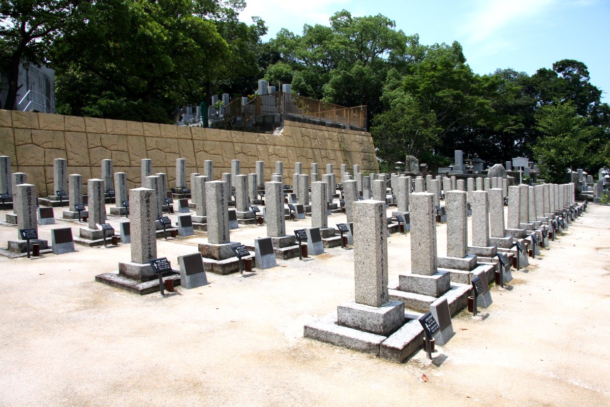 ロシア兵墓地｜愛媛のスポット・体験｜愛媛県の公式観光サイト【いよ観