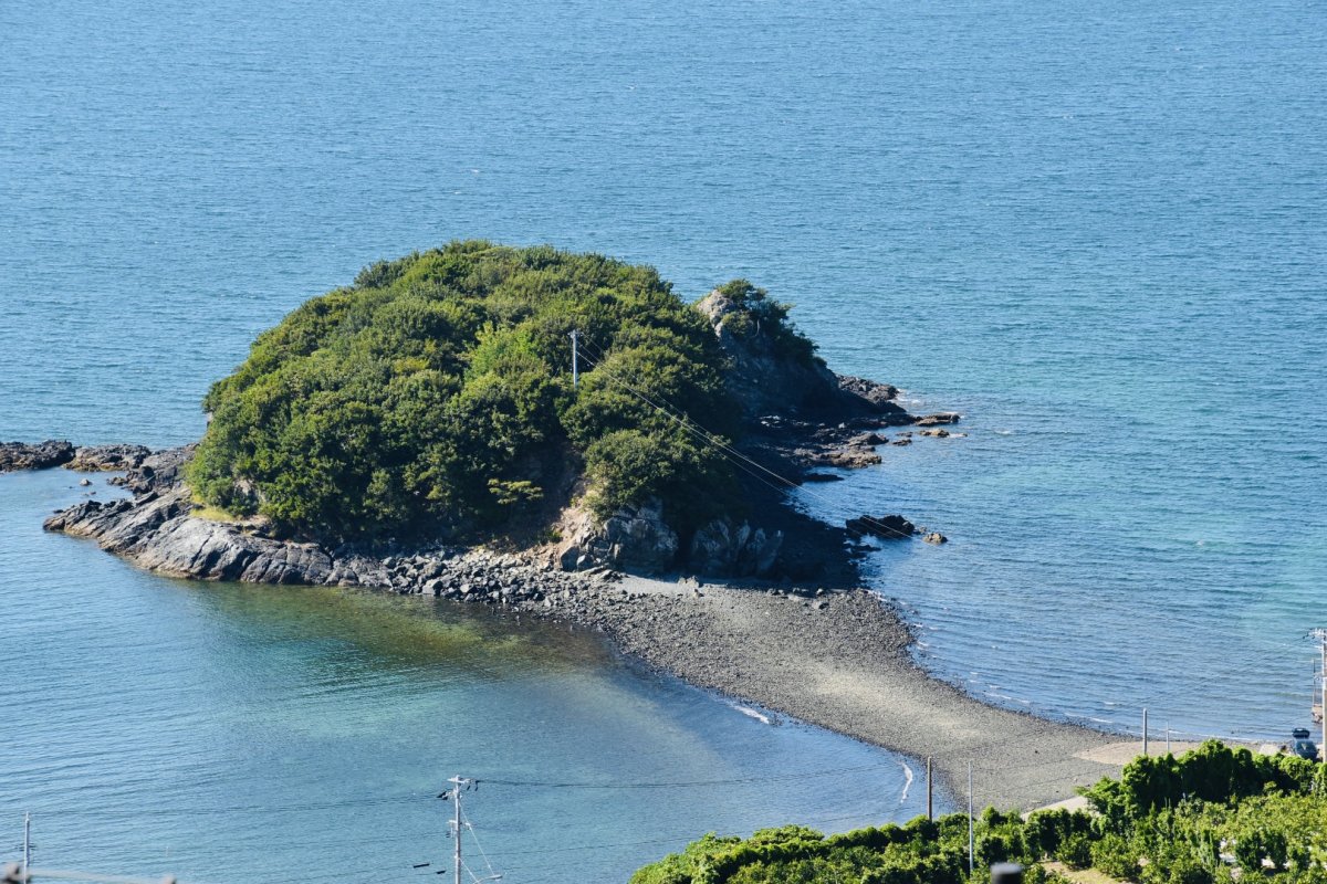 ねずみに見える島!?「ねずみ島」～愛媛県八幡浜市 真穴・大釜地区