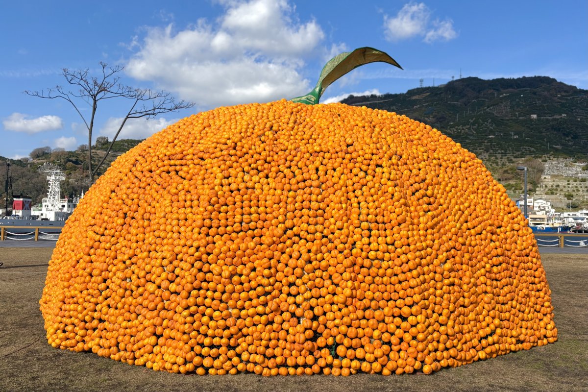 みかんのみかん!? 巨大みかんオブジェ ～愛媛県八幡浜市～ ｜ひめ旅録 