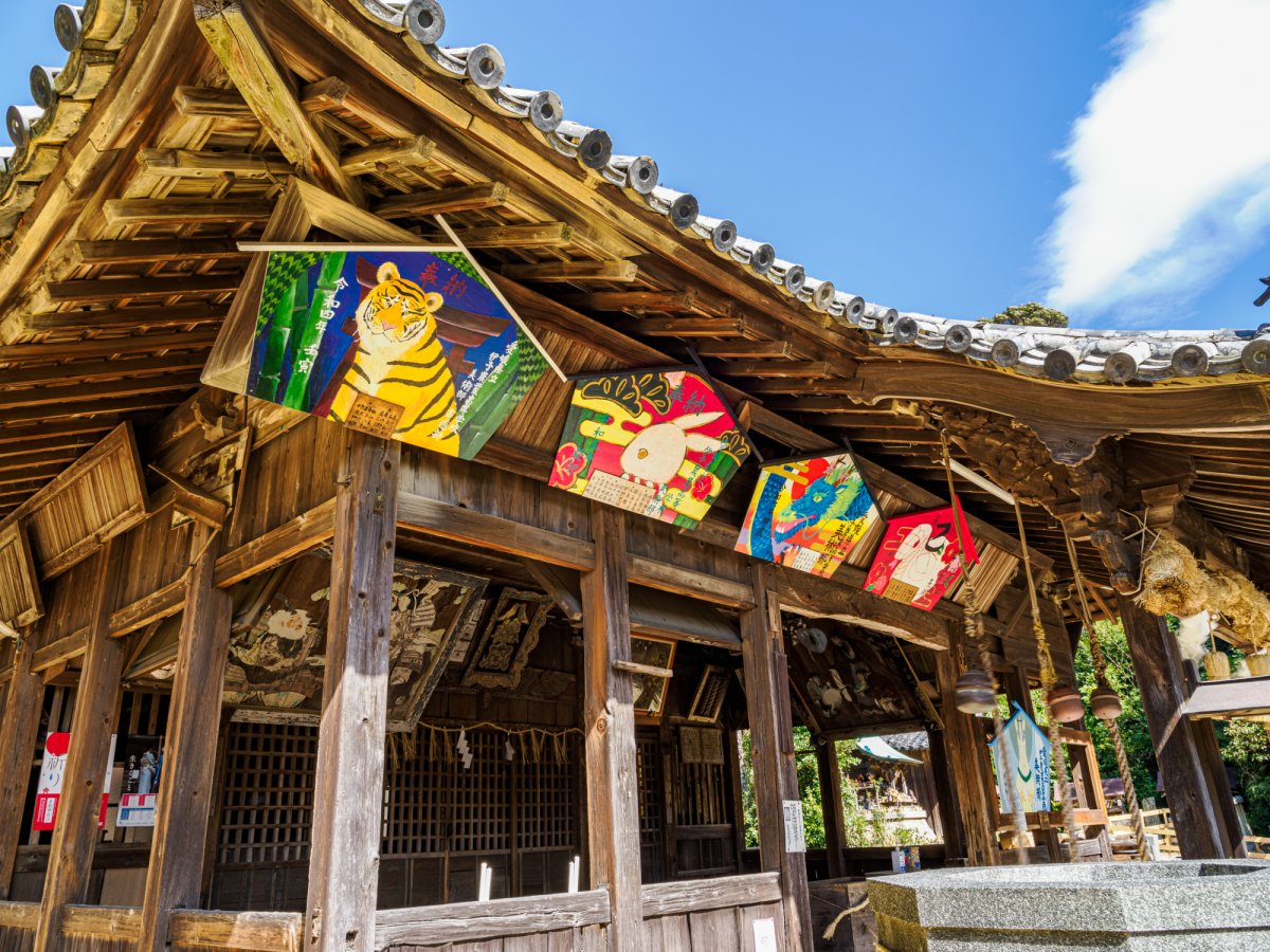 昨日までの敵を、愛した。伊予市・伊予岡八幡神社に眠る『人類愛の絵馬