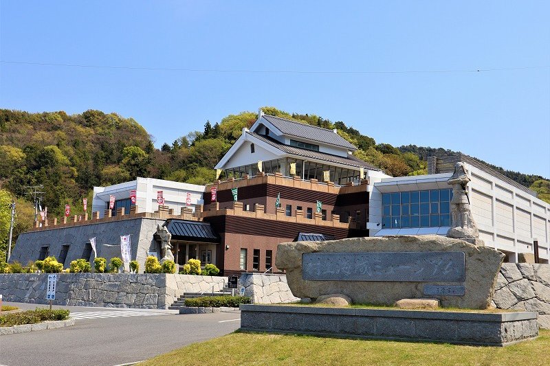 海外との貿易品や兵法書など、能島村上水軍がいかに瀬戸内の海を支配し栄えていたか分かる。