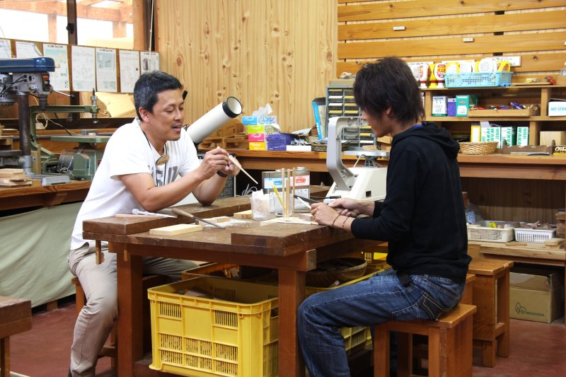 木工体験の際、スタッフが丁寧に教えてくれるので満足のいく作品を制作することができる。