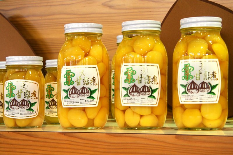 地元の特産品「栗」の加工品は、1年中販売されている。クラフトセンター内で購入可能。