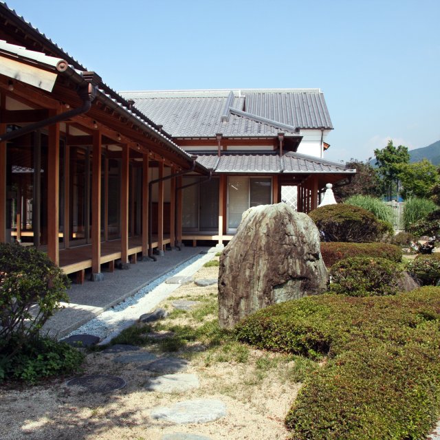 暁雨館