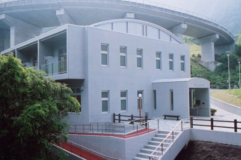 交湯館外観