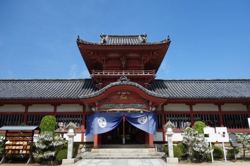 桃山時代の遺風を継承した造りは、独創的で見る人を圧倒する。