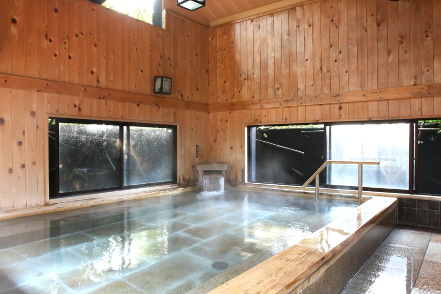 入館料には岩盤浴の使用料金も含まれているため、滞在中は自由に利用することができる。