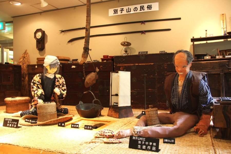別子山の暮らしについて展示しているコーナーでは、模型や民具を用いて分かりやすく説明されている。
