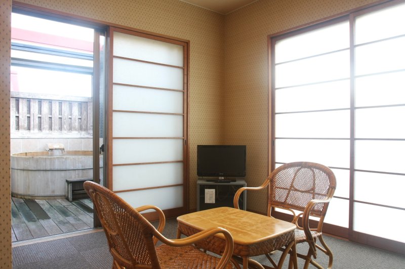 全室露天風呂付きの家族風呂は、部屋によって様々な風呂が楽しめるため何度来ても飽きない。