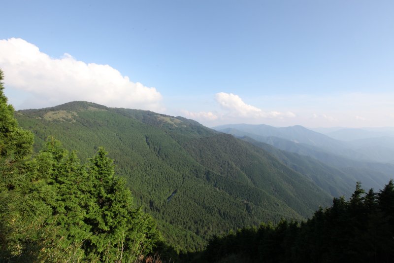 鬼ヶ城山系の四季折々の大自然の景観を心行くまで堪能できる。