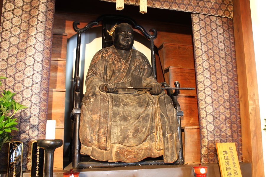 国の重要文化財に指定されている木造仏通禅師坐像は、室町時代初期に作られたものと伝えられており、日本の仏像代表として昭和45年にはアメリカのボストン美術館に出展されたこともある。