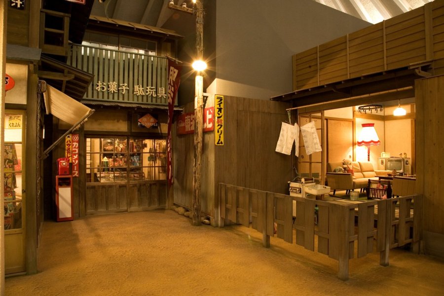 2階の常設展示では原始から現代までの愛媛県の歩みを時代に沿って紹介している。