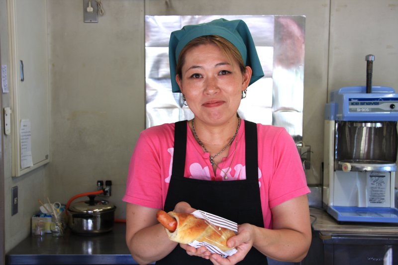 外はカリッ、中はもちっとした食感のジャーマンドッグは、ドイツ仕込みの職人が作るフランクフルトとドイツ人マイスターが作るドイツパンとのコラボ商品。