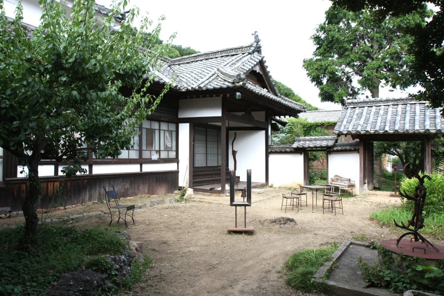 本邸の2階には高野長英が潜んでいた「からくりの間」があり、予約をすれば見学できる。