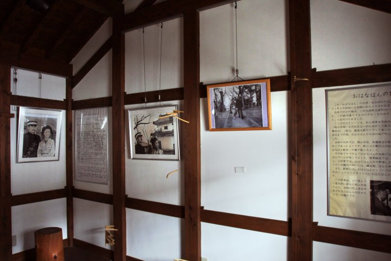 立派な土蔵造りの休憩所では、連続テレビ小説『おはなはん』について知ることができる。