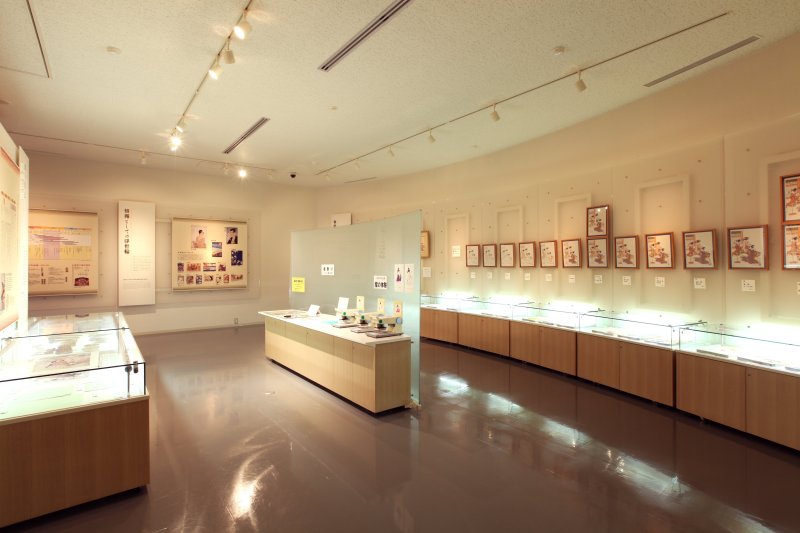 発見された版木をもとにした復元作業など、浮世絵制作の工程などを紹介。