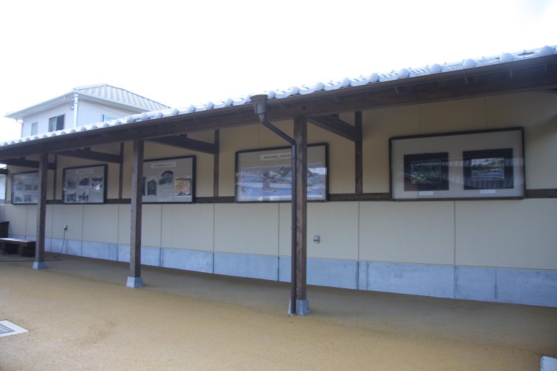広場には建築主の末永四朗平や回漕店の写真などが展示しており、当時の様子をわかりやすく知ることができる。