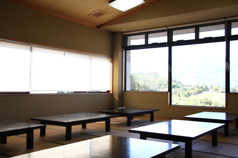 30畳の和室の休憩室が設けられ、ゆったりとくつろぐことができる。