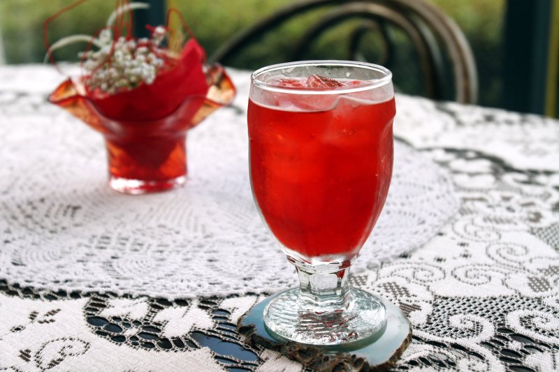 館内にある「カフェ・カショー」は水辺にあり自然を見ながらのんびりとできる。