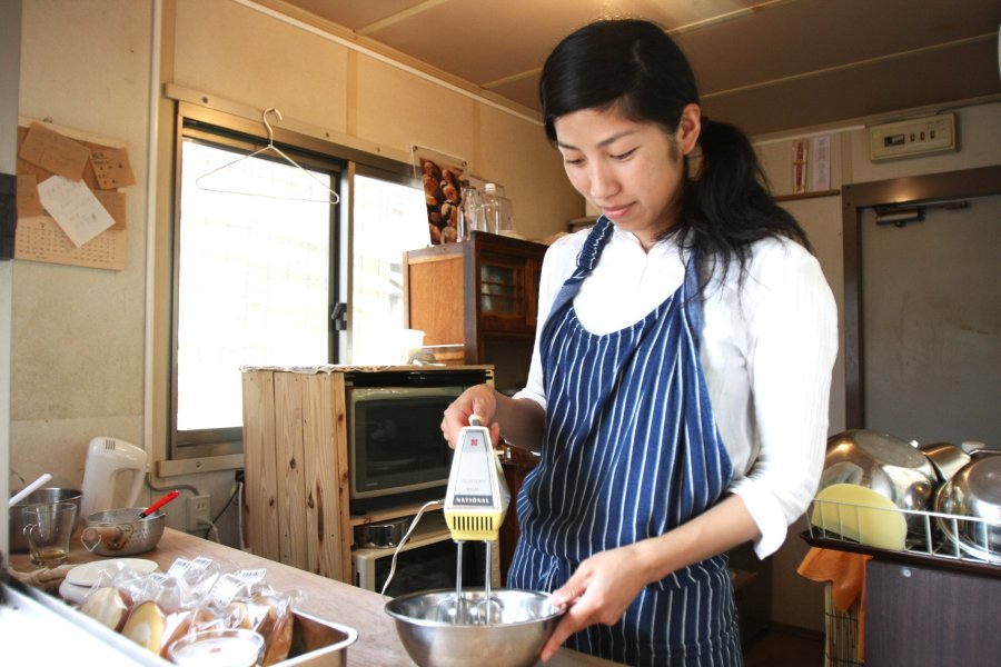 敷地内には菓子工房があり、パティシエが作るお菓子も販売している。