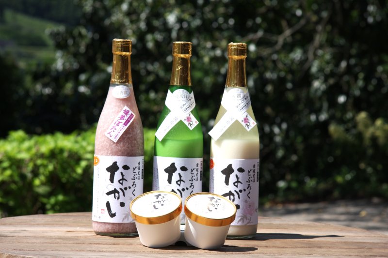 銘柄「ながい」のどぶろくは、程良い酸味とすっきりとした甘さが特徴的。地元産の自慢の米を使って生産している。