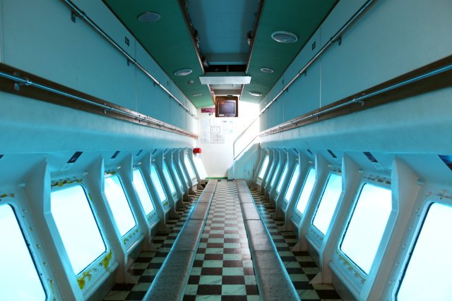 「海底が見える船」ユメカイナ・ガイヤナ／西海観光船