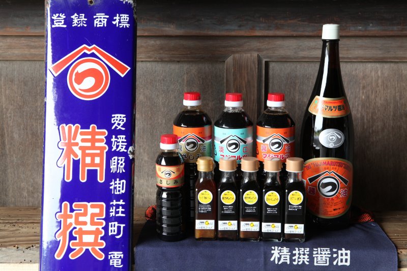 薄口や濃口の醤油を始めポン酢や刺身醤油など、商品のバリエーションは約15種類と豊富。