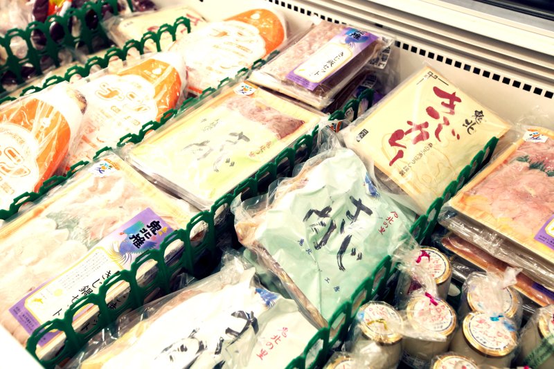オリジナル商品「鬼北雉カレー」は、本格インドカレー。石窯で丁寧に焼かれたナンとの相性は抜群！
