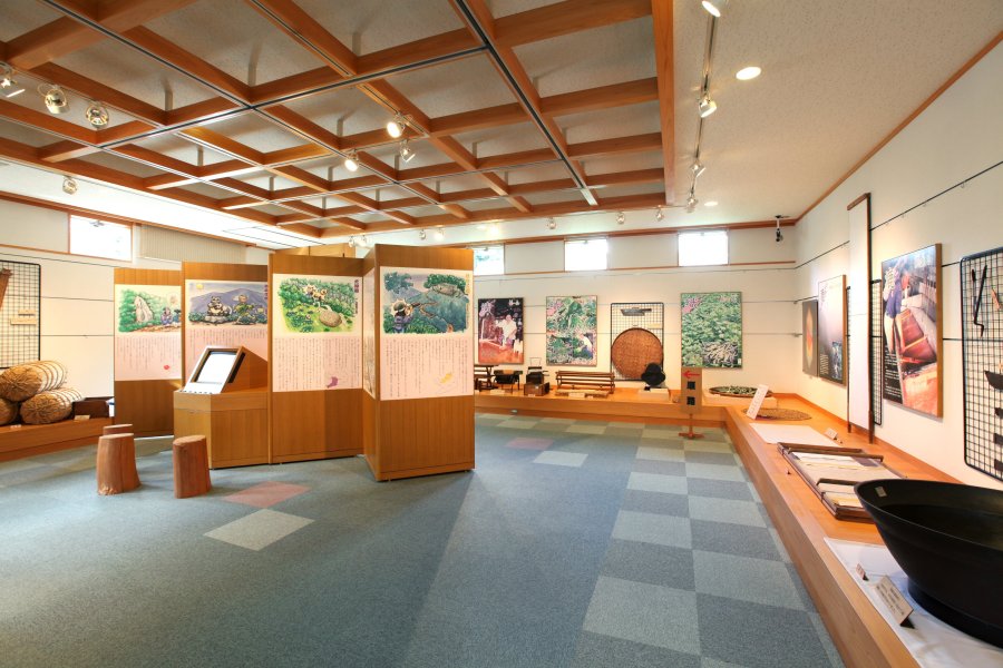 日吉地区の伝説などをパネルで紹介している。紹介された場所を実際に訪れてみるのもおもしろい。