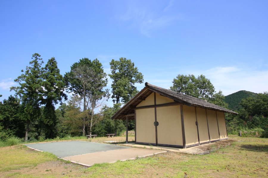 西第十曲輪には、当時の建物が忠実に復元されている。