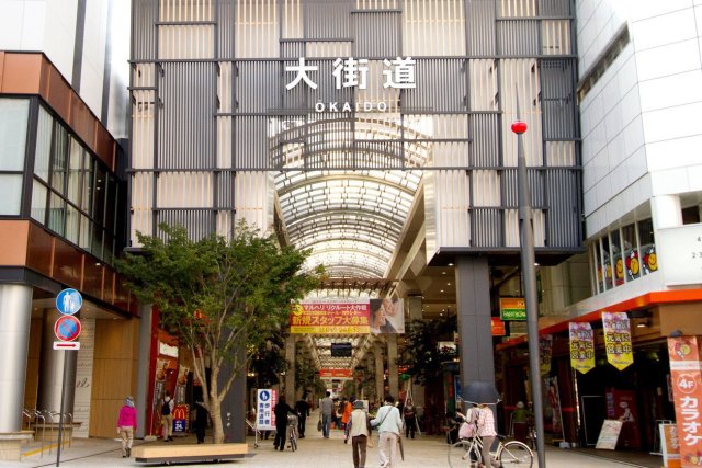 大街道アーケード付近（昼食）