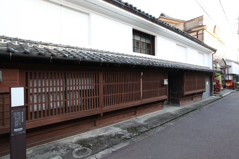 蔵元として使用されていた建物も当時の面影をそのまま残し、大切に保存されている。