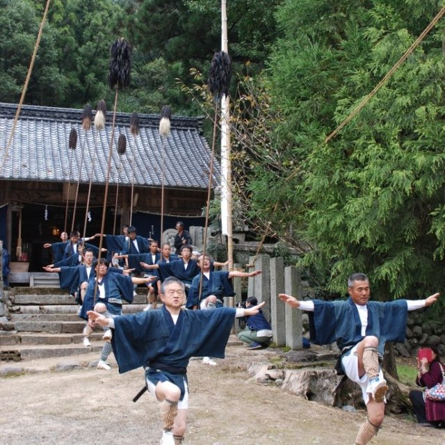 磐根神社毛槍投奴