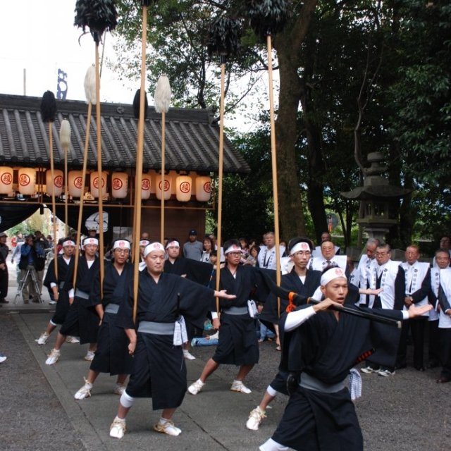 綾延神社殿中奴