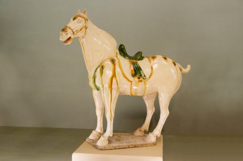 唐三彩馬(高76.0cm)