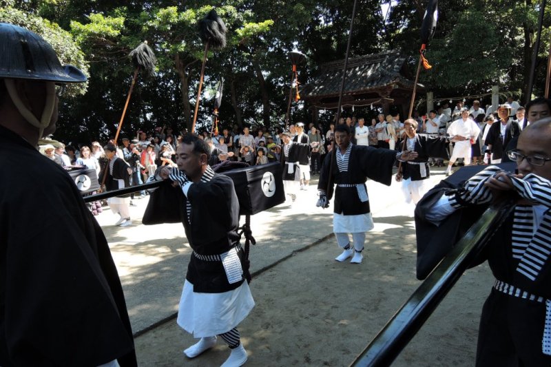 玉生八幡神社の奴行列