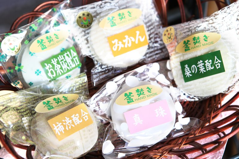 長年の研究の結果、様々な素材を使い作り上げたバージン油を原料にした無添加の手作り石鹸。