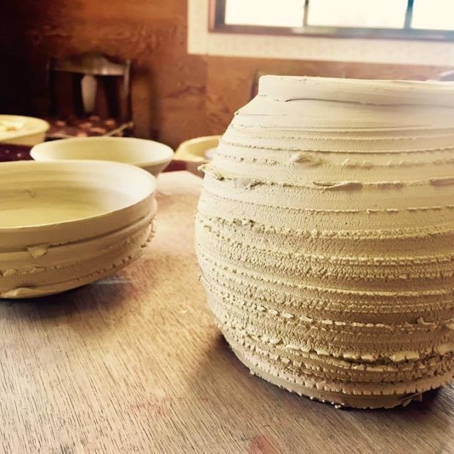 陶芸工房あ・うん  陶芸体験 電動ろくろ、手びねり
