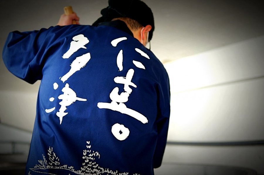 「仁愛と喜び多き津渡」の意を込めて誕生した道後の地酒「仁喜多津」