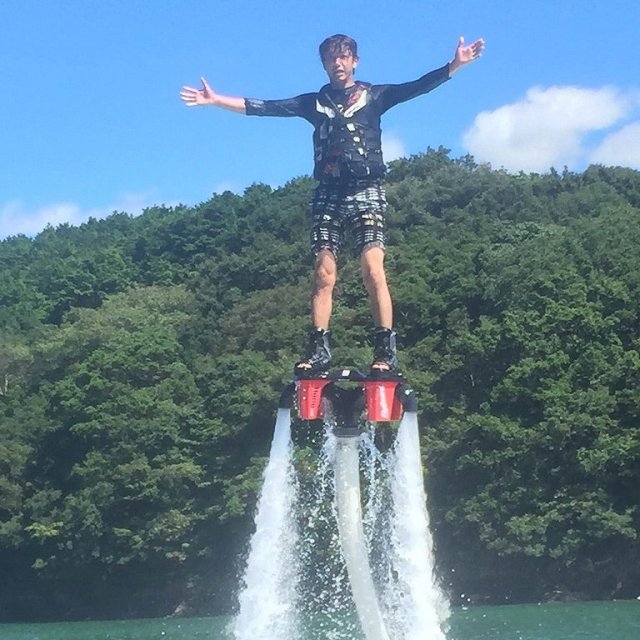 初心者でも楽しめる夏にピッタリのマリンアクティビティ/フライボード