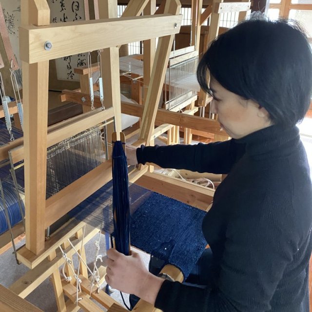 古民家で裂織り体験