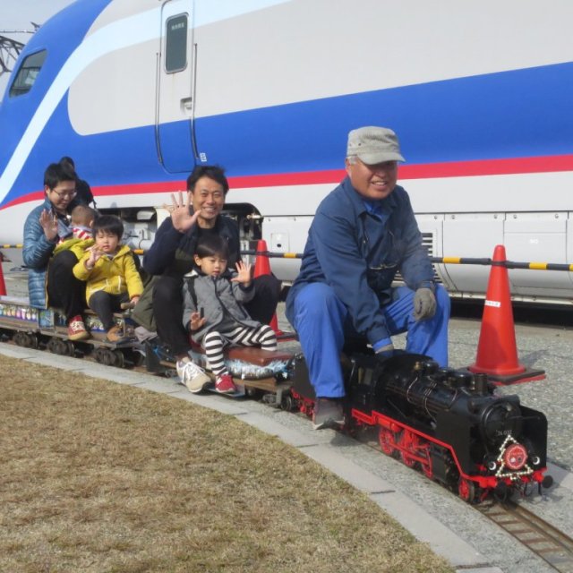 四国鉄道文化館　ミニSLミニ乗車会「芝くるり」