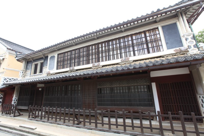 町並みの中には単体で国の重要文化財指定を受けている貴重な建物も！（本芳我家住宅）