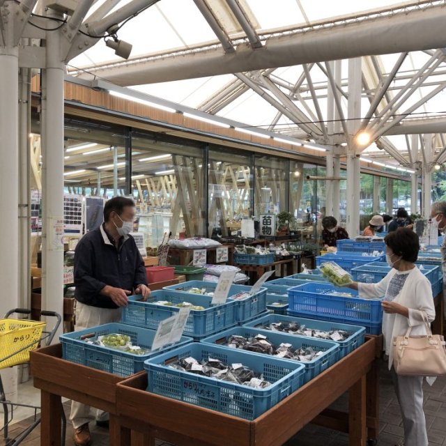 道の駅　内子フレッシュパークからり「からり直売所」