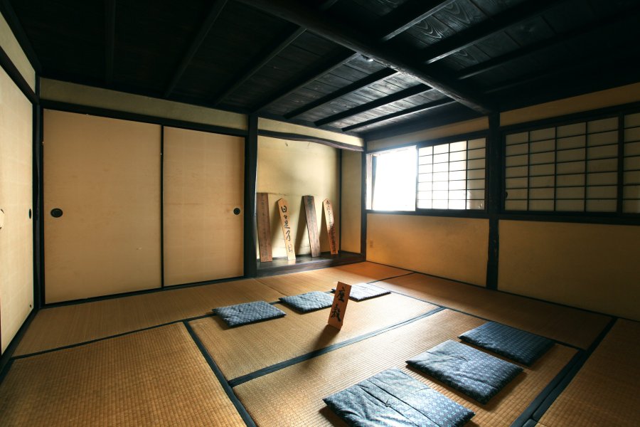 江戸時代に建てられた家には珍しく、2階は物置だけでなく座敷と二つに使い分けられていた。
