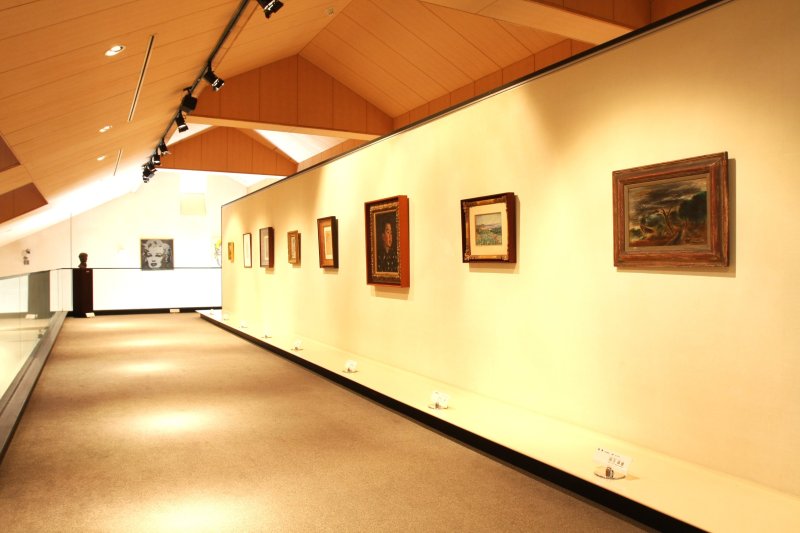 ピカソやシャガールなど一度は名前を聞いたことのある画家の絵画が数多く展示されている。