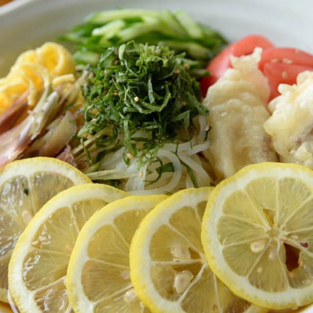 島の無農薬レモンと来島鯛のレモン冷麺