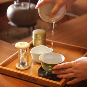 農薬に頼らず栽培された新宮茶