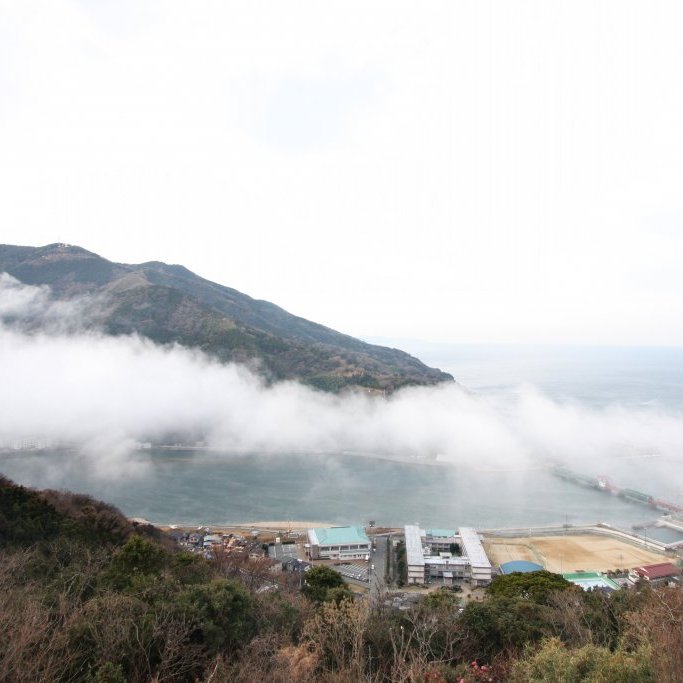 幻想風景に出会う！「肱川あらし展望公園」