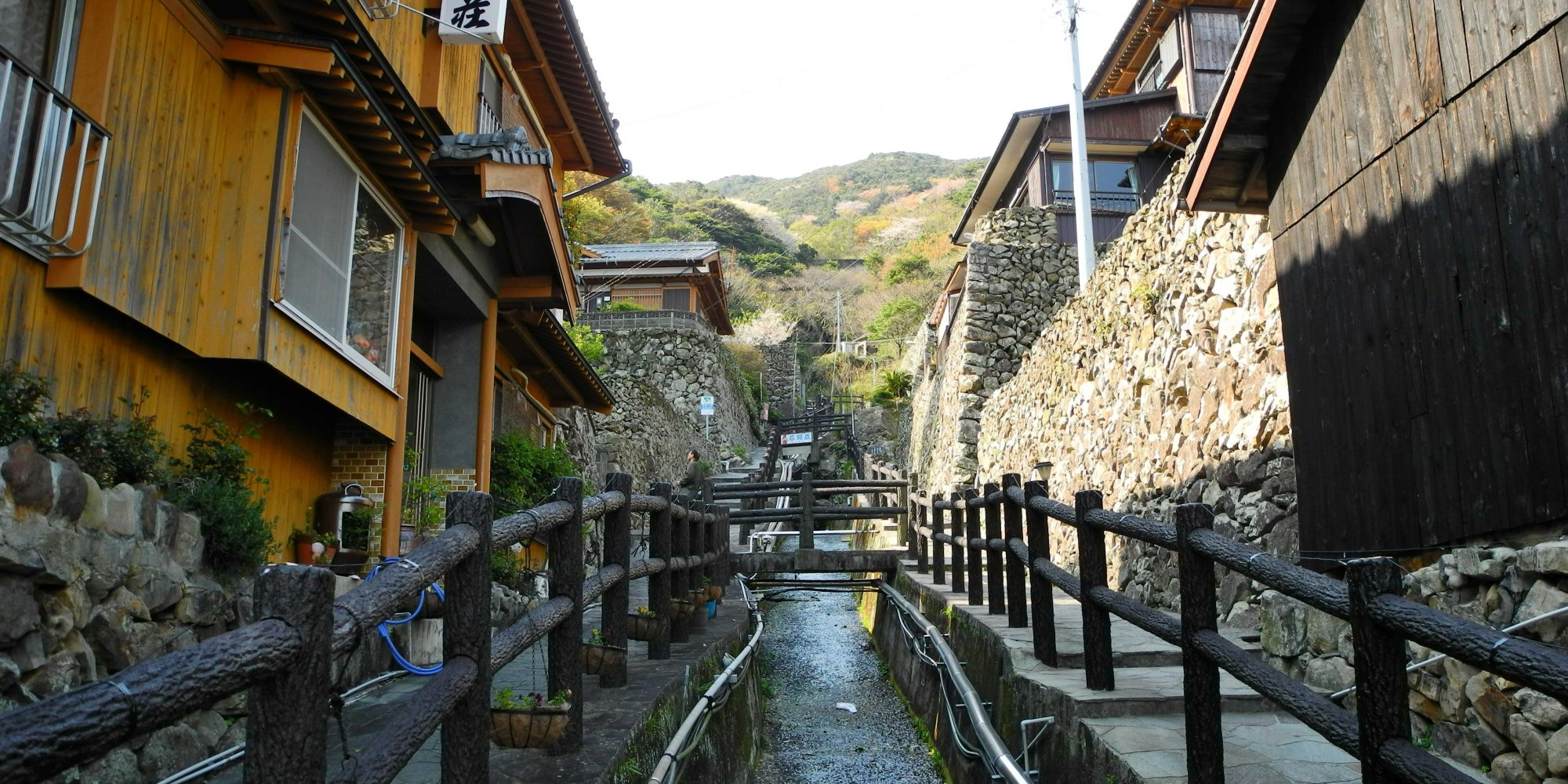 心躍る、小さな路地。